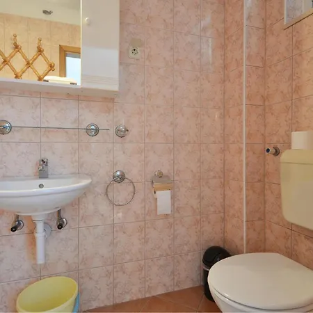 Appartement Gorgeous In With House Sea View