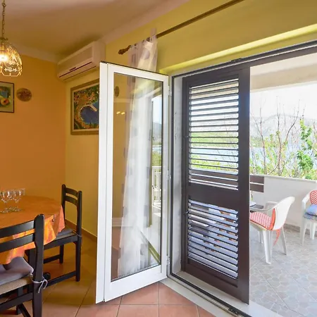 Gorgeous In With Kitchen Apartment